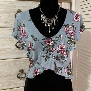CHARLOTTE RUSSE | Women’s V Neck High Low Floral Ruffle Crop Top Size S